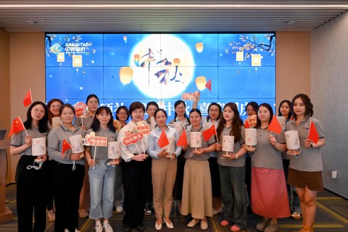 傍边秋赶上国庆，，，，，，月圆抖du圈福满中原，，，，，，双节活动氛围拉满