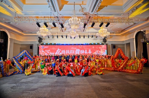 辰龙闹元宵丨舞龙翻飞 ，，，，，，，，战鼓铿锵，，，，，，，，擂响高质量发展奋进号角