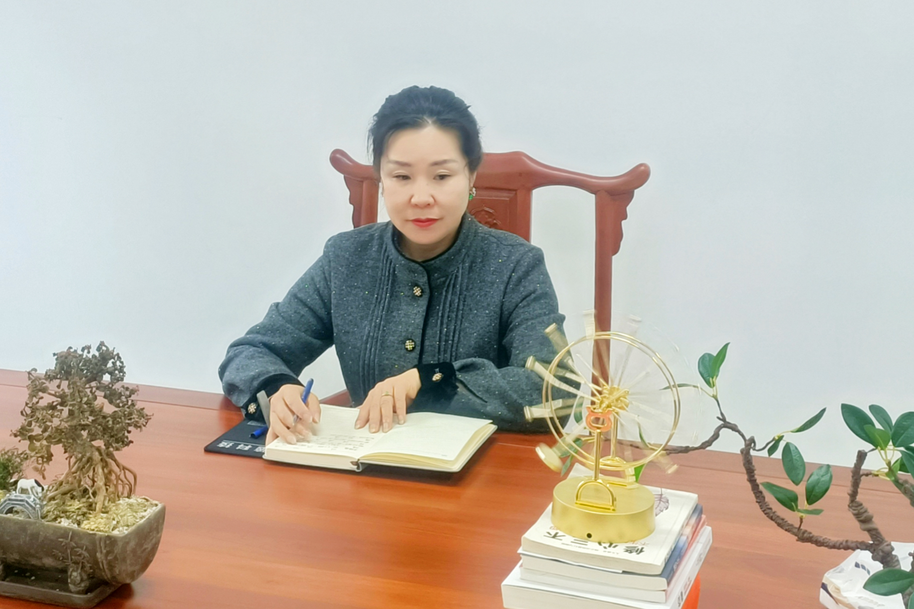 真正的酷爱，，，，，，，铸就销售女王——访抖du圈电缆营销经理杨华